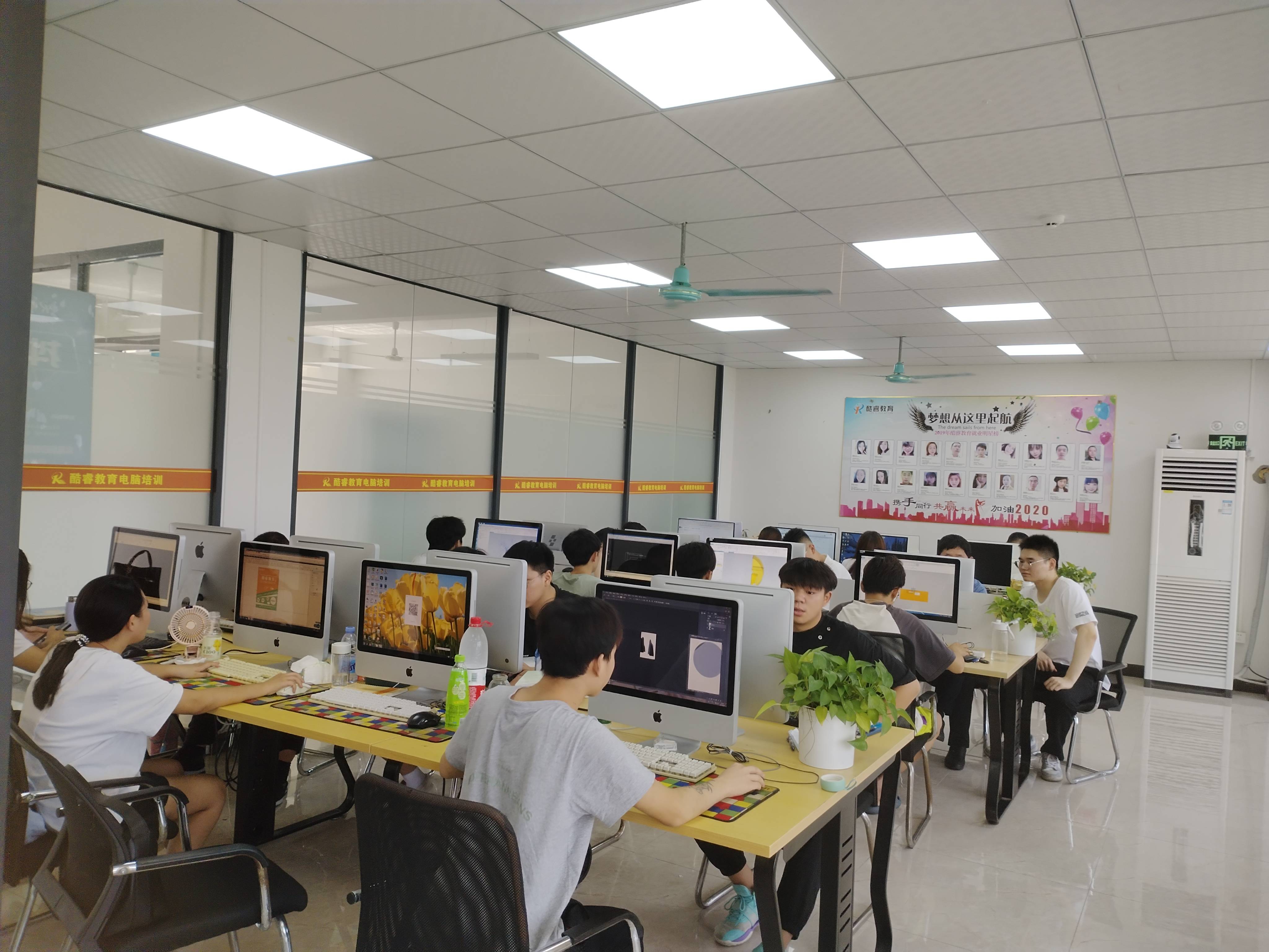大嶺山百花洞模具設計怎么樣啊?酷睿教育工廠實際案例教學全職老師手